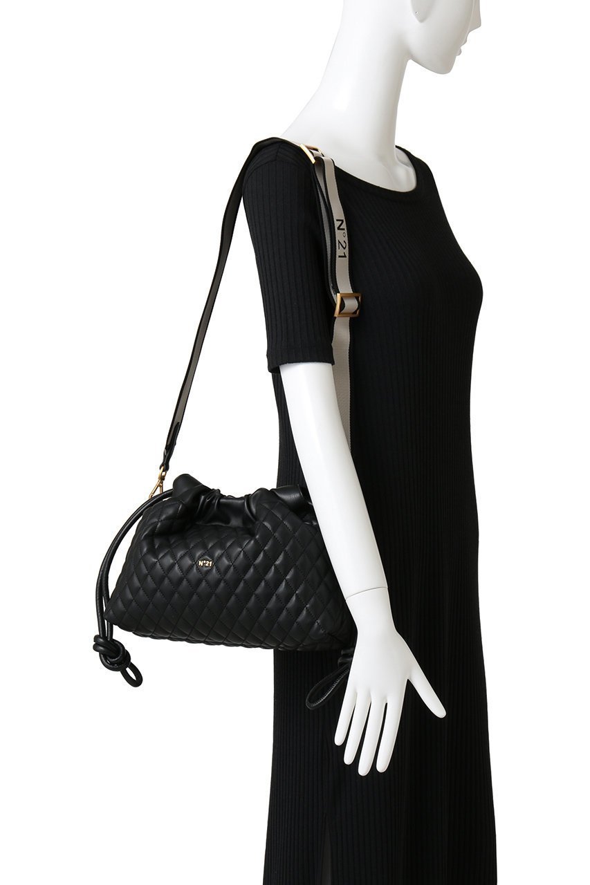 【ヌメロ ヴェントゥーノ/N°21】のキルティング ショルダーバッグ 人気、トレンドファッション・服の通販 founy(ファニー) 　ファッション　Fashion　レディースファッション　Fashion for Women　バッグ　Bags　キルティング　Quilted, Quilting　フォルム　Silhouette, Form　エレガント 上品　Elegant　巾着　Drawstring Bag, Kinchaku　other-2|ID: prp329100004885166 ipo3291000000036467638