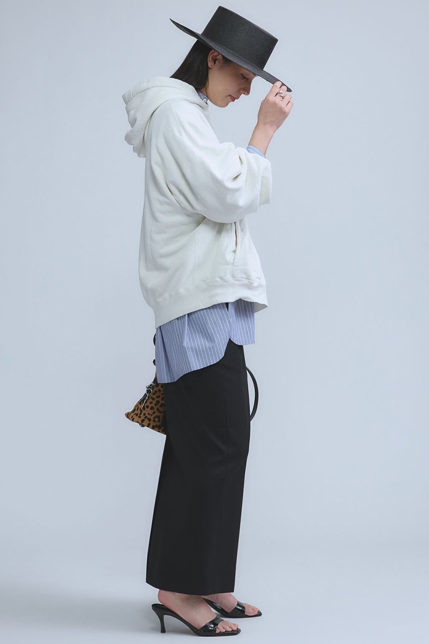 【カオス/Chaos】の【REMI RELIEF】別注ロゴフーディー 人気、トレンドファッション・服の通販 founy(ファニー) 　ファッション　Fashion　レディースファッション　Fashion for Women　トップス・カットソー　Cut & Sew Tops　シャツ・ブラウス・オフィスカジュアル　Elegant Blouses & Button-Ups　レディースパーカー・カジュアルフーディー　Casual Hoodies & Sweatshirts　ロングTシャツ・Tシャツ　Longline T-Shirts & Tees　スウェット・クルーネックトップス　Sweatshirts & Crewnecks / Relaxed Fit Sweat Tops　カットソー・ベーシックTシャツ　Cut-and-Sewn Tops / Stretch Tees & Basics　ヴィンテージ　Vintage Style　デニム　Denim, Jeans Material　ポケット　Pocket, Pocket Detail　別注　Limited Edition, Custom Order　2026年　2026　other-4|ID: prp329100004885835 ipo3291000000036474585