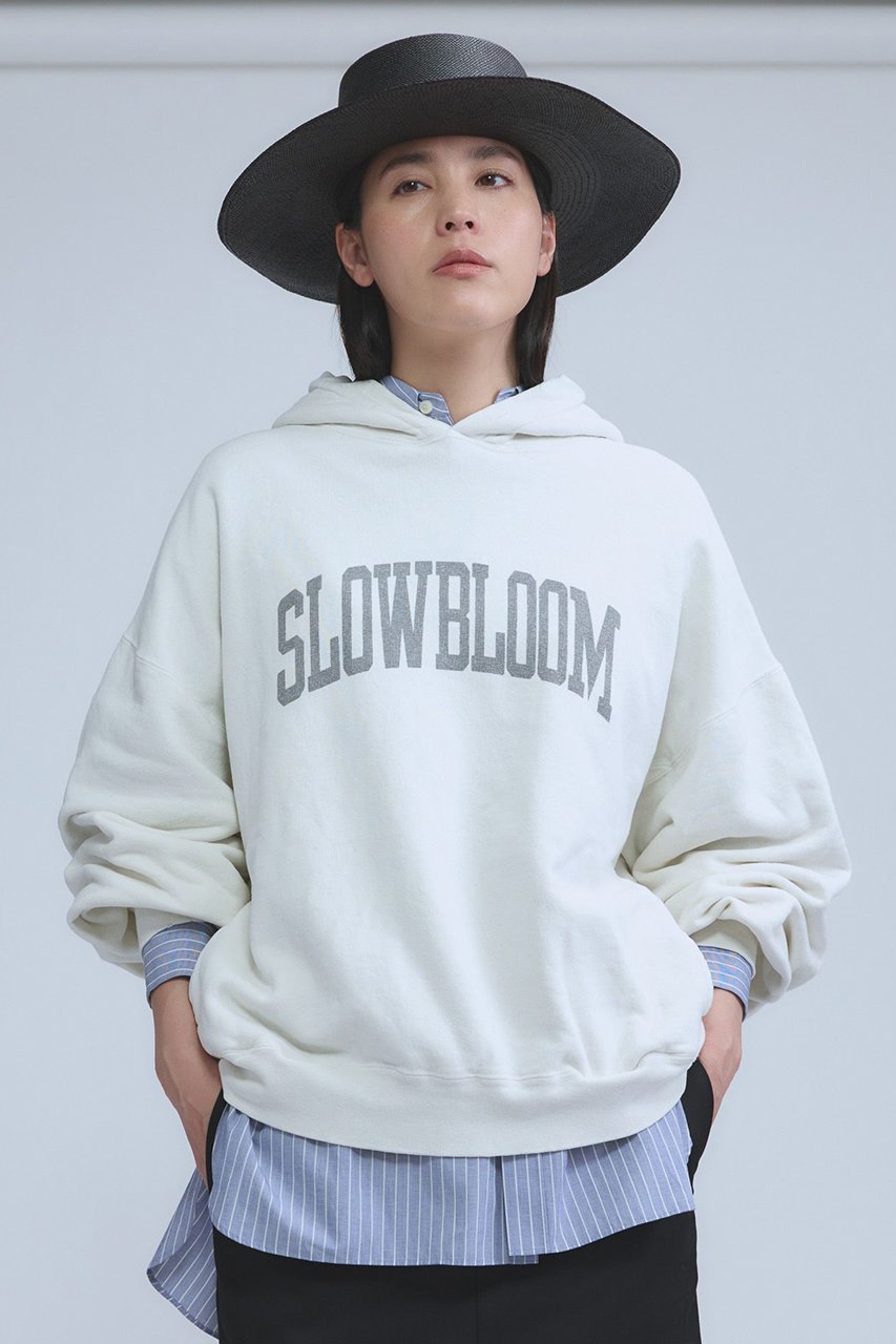 【カオス/Chaos】の【REMI RELIEF】別注ロゴフーディー 人気、トレンドファッション・服の通販 founy(ファニー) 　ファッション　Fashion　レディースファッション　Fashion for Women　トップス・カットソー　Cut & Sew Tops　シャツ・ブラウス・オフィスカジュアル　Elegant Blouses & Button-Ups　レディースパーカー・カジュアルフーディー　Casual Hoodies & Sweatshirts　ロングTシャツ・Tシャツ　Longline T-Shirts & Tees　スウェット・クルーネックトップス　Sweatshirts & Crewnecks / Relaxed Fit Sweat Tops　カットソー・ベーシックTシャツ　Cut-and-Sewn Tops / Stretch Tees & Basics　ヴィンテージ　Vintage Style　デニム　Denim, Jeans Material　ポケット　Pocket, Pocket Detail　別注　Limited Edition, Custom Order　2026年　2026　other-6|ID: prp329100004885835 ipo3291000000036474590