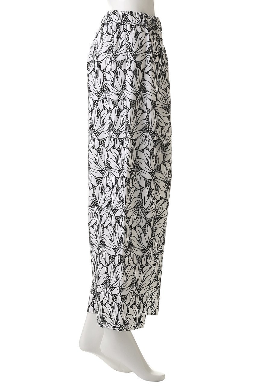 【ティッカ/TICCA】のフラワーレースパンツ 人気、トレンドファッション・服の通販 founy(ファニー) 　ファッション　Fashion　レディースファッション　Fashion for Women　パンツ　Pants & Trousers　ストレート　Straight, Straight Cut　スニーカー　Sneakers, Trainers　ダウン　Down, Puffer　フラワー　Flower, Floral　モダン　Modern, Contemporary　レース　Lace, Lace Fabric　other-3|ID: prp329100004886084 ipo3291000000036478152