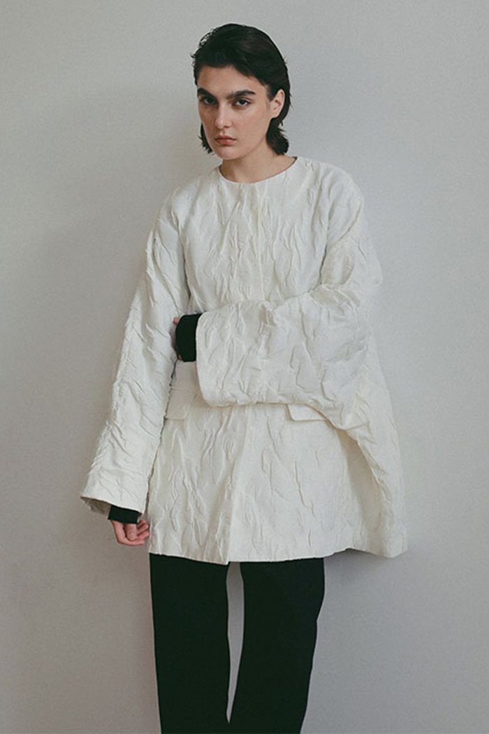 【エトレトウキョウ/ETRE TOKYO】の【SANTE】ドルマンスリーブジャガードコート インテリア・キッズ・メンズ・レディースファッション・服の通販 founy(ファニー) https://founy.com/ ファッション Fashion レディースファッション Fashion for Women アウター Coat / Outerwear Collection コート・ロングコート・ピーコート Long Coats, Peacoats & More ショート Short, Short Length ジャカード／ジャガード Jacquard, Woven Pattern セレモニー Ceremony フォルム Silhouette, Form ポケット Pocket, Pocket Detail ポンチョ Poncho, Cape Style エレガント 上品 Elegant 抗菌 Antibacterial, Bacteria-Resistant |ID: prp329100004886089 ipo3291000000036478269