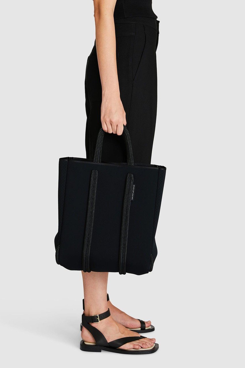 【ステイトオブエスケープ/STATE OF ESCAPE】のSatellite Folio サテライトフォリオ トート 人気、トレンドファッション・服の通販 founy(ファニー) 　ファッション　Fashion　レディースファッション　Fashion for Women　バッグ　Bags　ユニセックス　Unisex, Genderless　コレクション　Collection, Seasonal Line　スリム　Slim, Slim Fit　フィット　Fit, Slim Fit　ポケット　Pocket, Pocket Detail　モダン　Modern, Contemporary　other-2|ID: prp329100004887611 ipo3291000000036495574