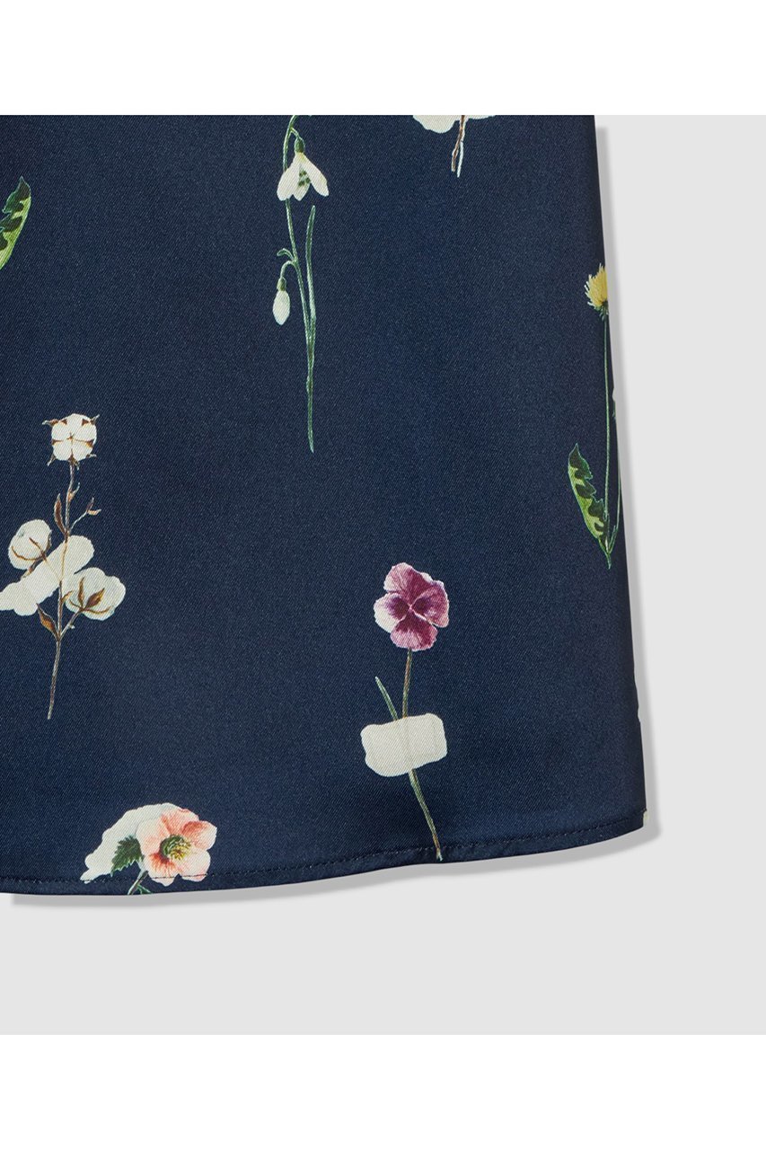 【アナイ/ANAYI】の【セットアップ対象商品】ボタニカルサテンプリントスクエア ブラウス 人気、トレンドファッション・服の通販 founy(ファニー) 　ファッション　Fashion　レディースファッション　Fashion for Women　トップス・カットソー　Cut & Sew Tops　キャミソール&ノースリーブ　Camisoles & Sleeveless Tops　シャツ・ブラウス・オフィスカジュアル　Elegant Blouses & Button-Ups　おすすめ　Recommended / Our Picks　カッティング　Cutting Detail　キャミソール　Camisole, Spaghetti Strap Top　ジャケット　Jacket, Outerwear　スクエア　Square, Square Shape　セットアップ　Set-Up, Coordinated Outfit　デコルテ　Décolleté, Neckline　ノースリーブ　Sleeveless, No-Sleeve　ボタニカル　Botanical, Floral Pattern　モチーフ　Motif, Design Theme　other-4|ID: prp329100004888224 ipo3291000000036504312