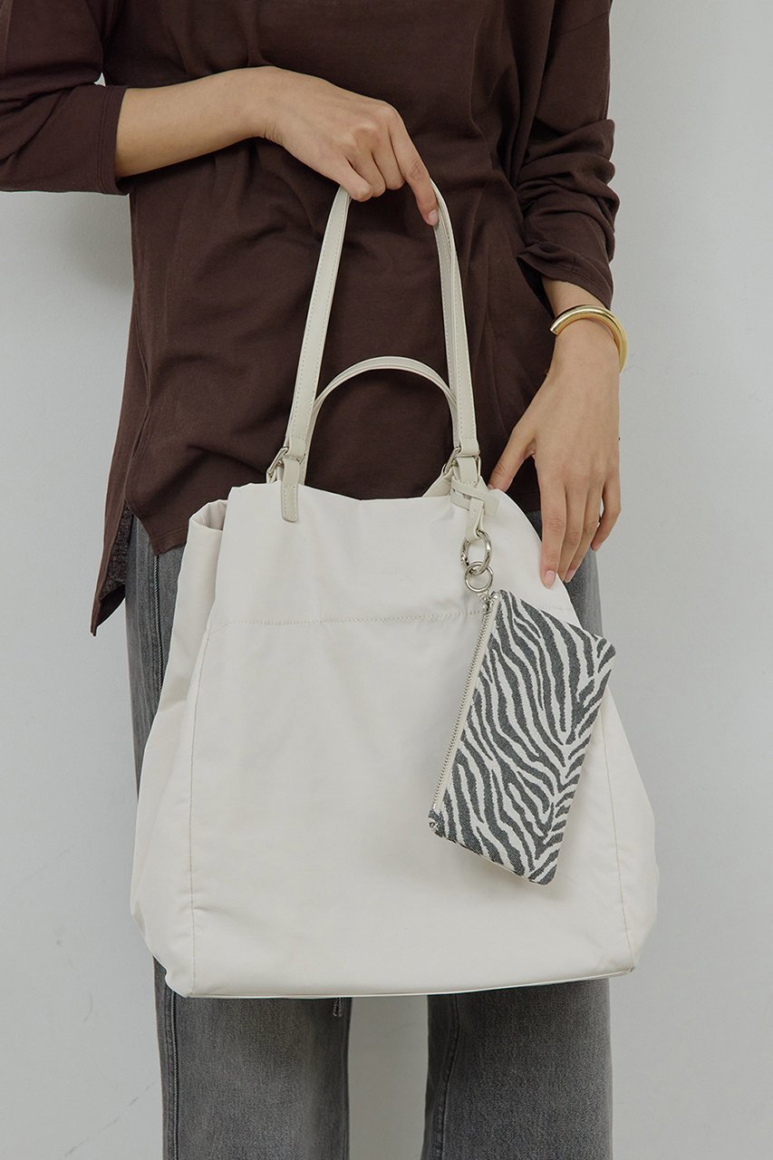 【ガリャルダガランテ/GALLARDAGALANTE】の【WEB限定】【2.718】ダブルハンドルトート インテリア・キッズ・メンズ・レディースファッション・服の通販 founy(ファニー) 　ファッション　Fashion　レディースファッション　Fashion for Women　バッグ　Bags　シンプル　Simple, Minimal　ポケット　Pocket, Pocket Detail　ポーチ　Pouch, Small Case　レオパード　Leopard, Animal Print　オフホワイト|ID: prp329100004888379 ipo3291000000036505423