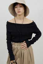 【ガリャルダガランテ/GALLARDAGALANTE】のオフショルニット 人気、トレンドファッション・服の通販 founy(ファニー) ファッション Fashion レディースファッション Fashion for Women トップス・カットソー Cut & Sew Tops ニット Knit Tops & Sweaters カジュアルプルオーバー・ニットトップス Pullovers & Knit Tops / Casual Pullovers エレガント 上品 Elegant シンプル Simple, Minimal スリット Slit, Slit Detail バランス Balance, Style Balance ワイド Wide, Wide Fit 今季 This Season, Current Season thumbnail ブラック|ID: prp329100004888391 ipo3291000000036505528