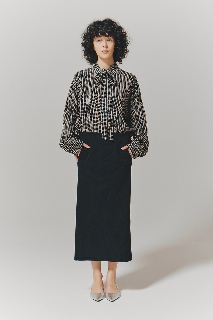 【ルームエイト/Room no.8】のRAYON PRINT リボン シャツ 人気、トレンドファッション・服の通販 founy(ファニー) 　ファッション　Fashion　レディースファッション　Fashion for Women　トップス・カットソー　Cut & Sew Tops　シャツ・ブラウス・オフィスカジュアル　Elegant Blouses & Button-Ups　スリーブ　Sleeve, Long Sleeve / Short Sleeve　タイトスカート　Pencil Skirt, Tight Skirt　マニッシュ　Mannish, Boyish　ラグジュアリー　Luxury, Elegant　リボン　Ribbon, Bow　ロング　Long, Long-Length　エレガント 上品　Elegant　other-7|ID: prp329100004888404 ipo3291000000036505637