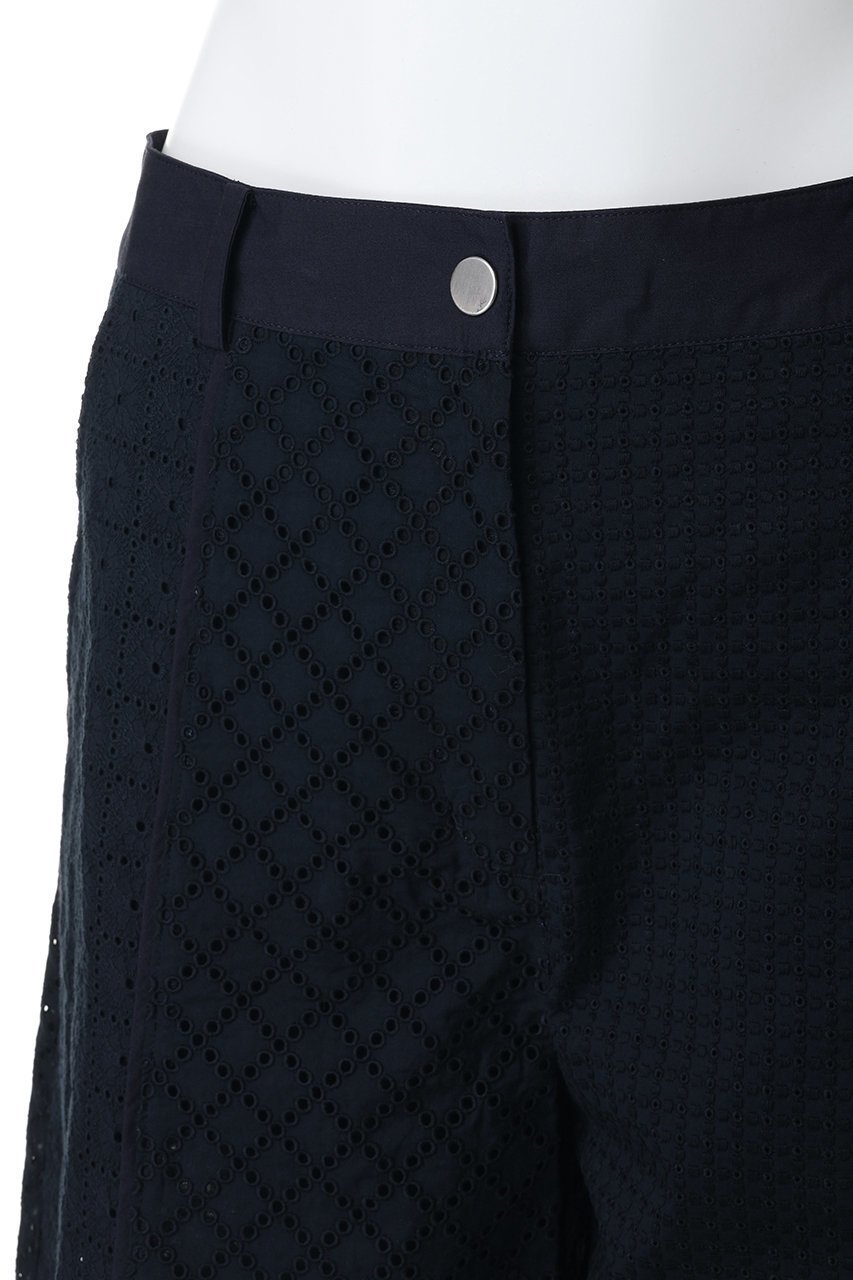 【スリーワン フィリップリム/3.1 Phillip Lim】のBROIDERIE ANGLAISE パッチワーク バミューダ ショーツ 人気、トレンドファッション・服の通販 founy(ファニー) 　ファッション　Fashion　レディースファッション　Fashion for Women　パンツ　Pants & Trousers　ショートパンツ・ハーフパンツ　High-Waisted & Relaxed Shorts　クール　Cool, Chic　ショーツ　Shorts, Short Pants　ショート　Short, Short Length　バランス　Balance, Style Balance　パターン　Pattern, Design Print　パッチワーク　Patchwork, Mixed Fabric　モチーフ　Motif, Design Theme　リゾート　Resort, Vacation Style　レース　Lace, Lace Fabric　新作・新入荷　New Arrivals / New In　other-5|ID: prp329100004888638 ipo3291000000036507623