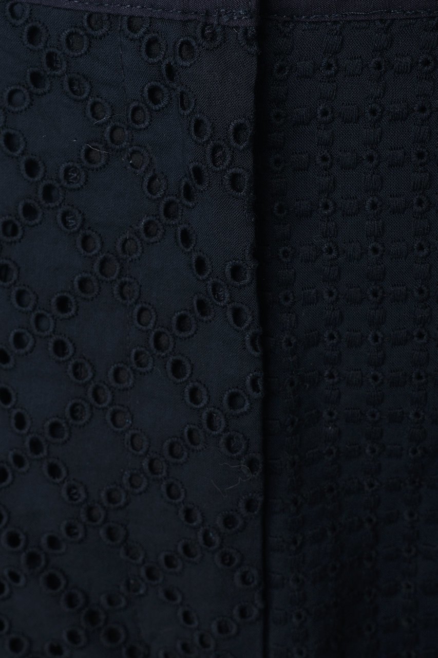 【スリーワン フィリップリム/3.1 Phillip Lim】のBROIDERIE ANGLAISE パッチワーク バミューダ ショーツ 人気、トレンドファッション・服の通販 founy(ファニー) 　ファッション　Fashion　レディースファッション　Fashion for Women　パンツ　Pants & Trousers　ショートパンツ・ハーフパンツ　High-Waisted & Relaxed Shorts　クール　Cool, Chic　ショーツ　Shorts, Short Pants　ショート　Short, Short Length　バランス　Balance, Style Balance　パターン　Pattern, Design Print　パッチワーク　Patchwork, Mixed Fabric　モチーフ　Motif, Design Theme　リゾート　Resort, Vacation Style　レース　Lace, Lace Fabric　新作・新入荷　New Arrivals / New In　other-6|ID: prp329100004888638 ipo3291000000036507624