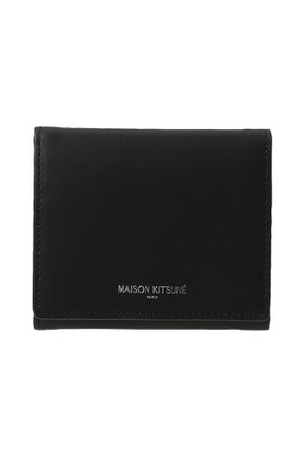 【メゾン キツネ/MAISON KITSUNE】の【UNISEX】MAISON KITSUNE PARIS TRIFOLD ウォレット 人気、トレンドファッション・服の通販 founy(ファニー) ファッション Fashion レディースファッション Fashion for Women ミニ財布・二つ折り財布 Wallets & Card Cases ユニセックス Unisex, Genderless おすすめ Recommended / Our Picks ウォレット Wallet ギフト プレゼント Gift / Present コンパクト Compact, Small Size シルバー Silver, Metallic Silver シンプル Simple, Minimal ポケット Pocket, Pocket Detail 新作・新入荷 New Arrivals / New In 財布 Wallet, Purse |ID:prp329100004889119