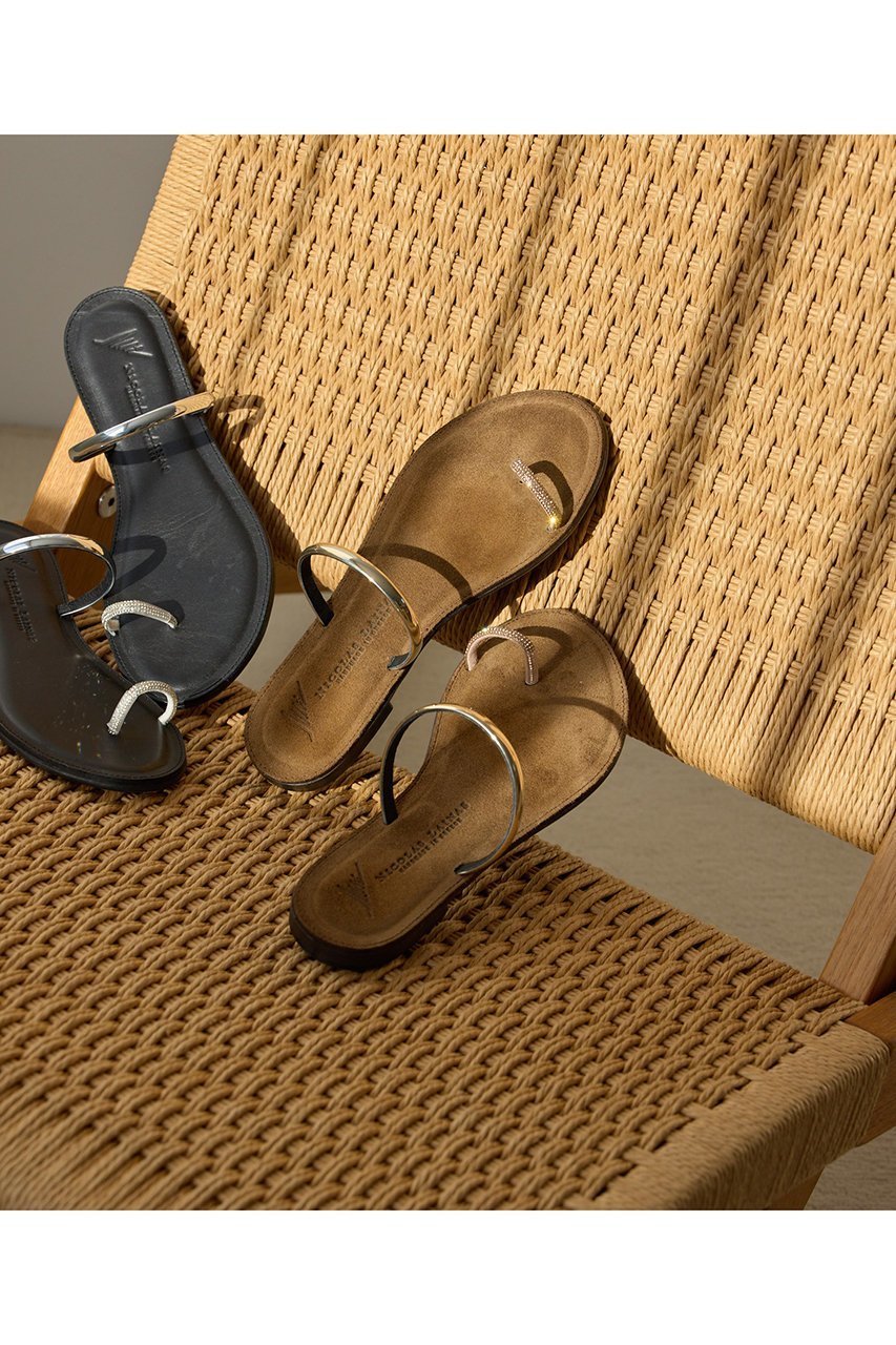 【ウィムガゼット/Whim Gazette】の【NICOLAS LAINAS】別注トングフラットサンダル インテリア・キッズ・メンズ・レディースファッション・服の通販 founy(ファニー) 　ファッション　Fashion　レディースファッション　Fashion for Women　インソール　Shoe Insole　エレガント 上品　Elegant　クッション　Cushion, Throw Pillow　クリスタル　Crystal, Swarovski　クール　Cool, Chic　サンダル　Sandals, Summer Shoes　シューズ　Shoes, Footwear　シルバー　Silver, Metallic Silver　フラット　Flat, Flat Shoes　リゾート　Resort, Vacation Style　別注　Limited Edition, Custom Order　新作・新入荷　New Arrivals / New In　ブラウン|ID: prp329100004889127 ipo3291000000036525709