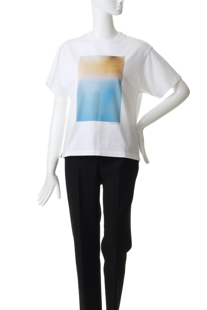 【スリー ドッツ/three dots】の【UNISEX】グラフィックTシャツ 人気、トレンドファッション・服の通販 founy(ファニー) 　ファッション　Fashion　レディースファッション　Fashion for Women　トップス・カットソー　Cut & Sew Tops　シャツ・ブラウス・オフィスカジュアル　Elegant Blouses & Button-Ups　ロングTシャツ・Tシャツ　Longline T-Shirts & Tees　カットソー・ベーシックTシャツ　Cut-and-Sewn Tops / Stretch Tees & Basics　ユニセックス　Unisex, Genderless　インナー　Innerwear　グラフィック　Graphic, Graphic Design　ショート　Short, Short Length　ジャケット　Jacket, Outerwear　スリーブ　Sleeve, Long Sleeve / Short Sleeve　デニム　Denim, Jeans Material　フロント　Front, Front Design　新作・新入荷　New Arrivals / New In　other-2|ID: prp329100004889128 ipo3291000000036525721