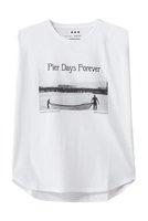 【スリー ドッツ/three dots】のグラフィックT タンクトップ 人気、トレンドファッション・服の通販 founy(ファニー) ファッション Fashion レディースファッション Fashion for Women トップス・カットソー Cut & Sew Tops キャミソール&ノースリーブ Camisoles & Sleeveless Tops シャツ・ブラウス・オフィスカジュアル Elegant Blouses & Button-Ups ロングTシャツ・Tシャツ Longline T-Shirts & Tees カットソー・ベーシックTシャツ Cut-and-Sewn Tops / Stretch Tees & Basics キャミソール Camisole, Spaghetti Strap Top グラフィック Graphic, Graphic Design スリット Slit, Slit Detail タンク Tank Top, Sleeveless Top デニム Denim, Jeans Material ビンテージ Vintage, Retro Style フロント Front, Front Design プリント Print, Printed Pattern モノトーン Monotone, Black and White 新作・新入荷 New Arrivals / New In |ID:prp329100004889132