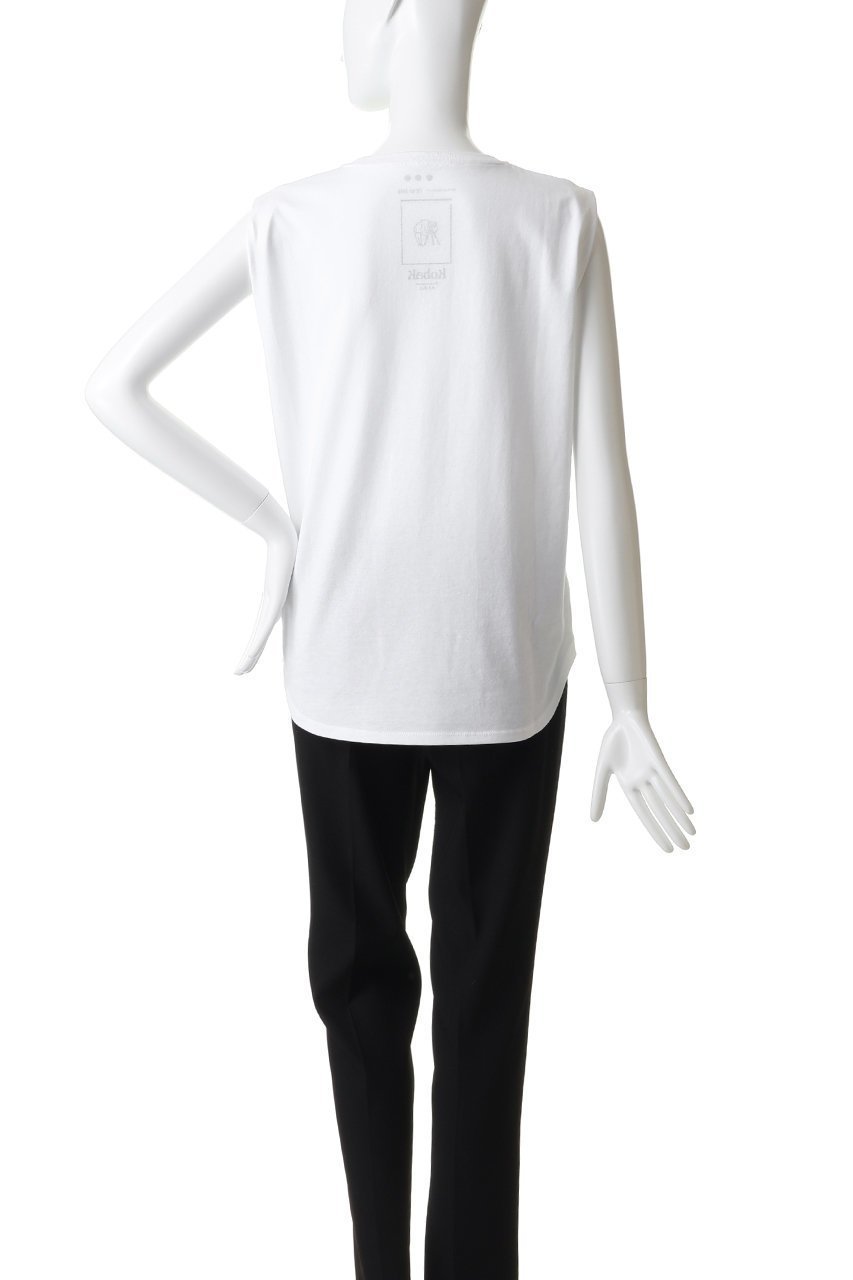 【スリー ドッツ/three dots】のグラフィックT タンクトップ 人気、トレンドファッション・服の通販 founy(ファニー) 　ファッション　Fashion　レディースファッション　Fashion for Women　トップス・カットソー　Cut & Sew Tops　キャミソール&ノースリーブ　Camisoles & Sleeveless Tops　シャツ・ブラウス・オフィスカジュアル　Elegant Blouses & Button-Ups　ロングTシャツ・Tシャツ　Longline T-Shirts & Tees　カットソー・ベーシックTシャツ　Cut-and-Sewn Tops / Stretch Tees & Basics　キャミソール　Camisole, Spaghetti Strap Top　グラフィック　Graphic, Graphic Design　スリット　Slit, Slit Detail　タンク　Tank Top, Sleeveless Top　デニム　Denim, Jeans Material　ビンテージ　Vintage, Retro Style　フロント　Front, Front Design　プリント　Print, Printed Pattern　モノトーン　Monotone, Black and White　新作・新入荷　New Arrivals / New In　other-4|ID: prp329100004889132 ipo3291000000036525771