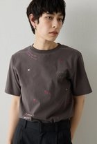 【ウィムガゼット/Whim Gazette】の【THE PAUSE】シシュウTシャツ 人気、トレンドファッション・服の通販 founy(ファニー) ファッション Fashion レディースファッション Fashion for Women トップス・カットソー Cut & Sew Tops シャツ・ブラウス・オフィスカジュアル Elegant Blouses & Button-Ups ロングTシャツ・Tシャツ Longline T-Shirts & Tees カットソー・ベーシックTシャツ Cut-and-Sewn Tops / Stretch Tees & Basics インナー Innerwear カットソー Cut and Sewn Top カラフル Colorful Design コンパクト Compact, Small Size ショート Short, Short Length ジャケット Jacket, Outerwear スリーブ Sleeve, Long Sleeve / Short Sleeve 半袖 Short Sleeve, Half Sleeve 新作・新入荷 New Arrivals / New In thumbnail チャコールグレー|ID: prp329100004889138 ipo3291000000036525874