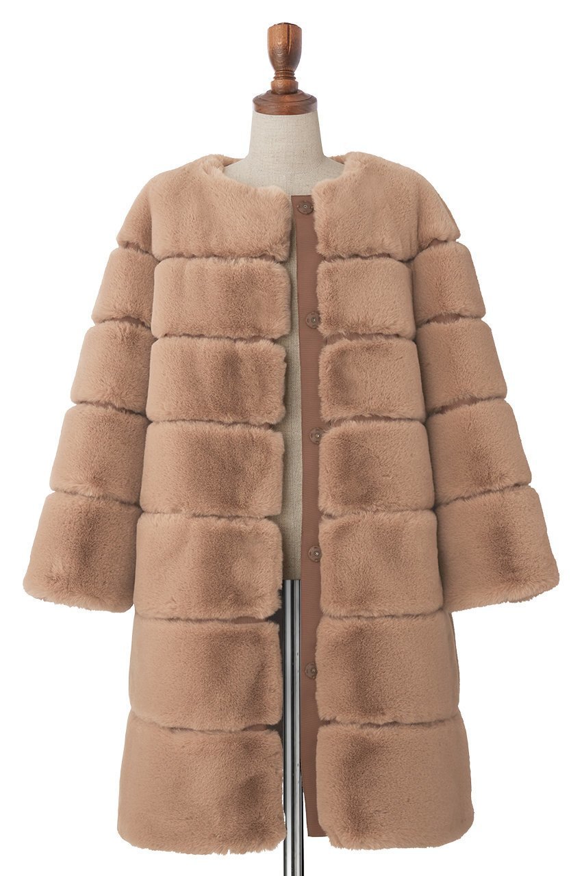 【デイジーリン/DAISY LIN】のLove Fur POODLE COAT 大人の最旬トレンドファッション＆コーディネート founy(ファウニー) 　ファッション　Fashion　レディースファッション　Fashion for Women　アウター　Coat / Outerwear Collection　コート・ロングコート・ピーコート　Long Coats, Peacoats & More　サテン　Satin, Glossy Fabric　シンプル　Simple, Minimal　ストレッチ　Stretch, Stretchy Fabric　ダウン　Down, Puffer　なめらか　Smooth, Silky Texture　フロント　Front, Front Design　ポケット　Pocket, Pocket Detail　リアル　Real, Realistic　レース　Lace, Lace Fabric　ロング　Long, Long-Length　冬　Winter / This Winter　other-2|ID: prp329100004889437 ipo3291000000036616548