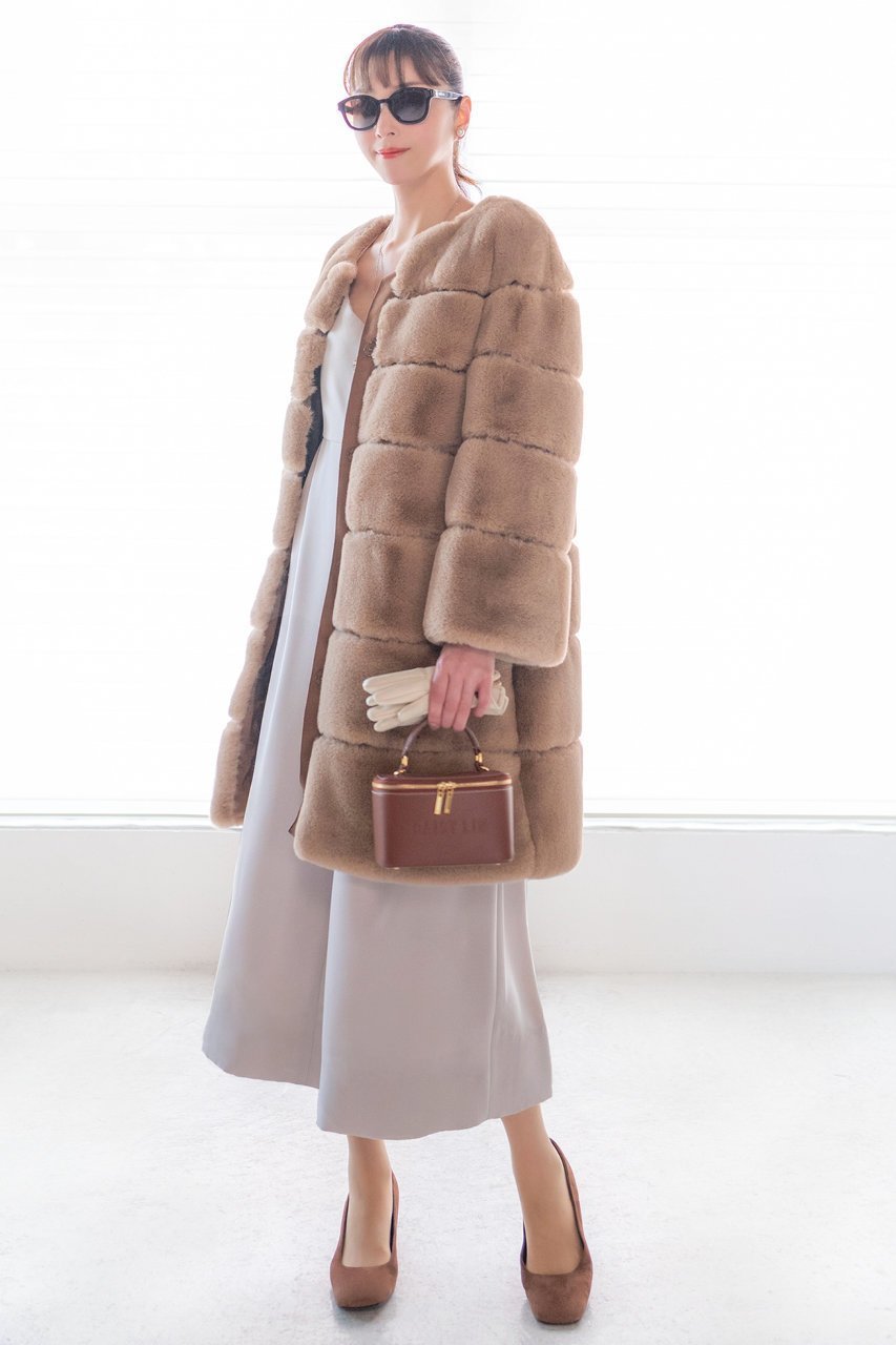 【デイジーリン/DAISY LIN】のLove Fur POODLE COAT 大人の最旬トレンドファッション＆コーディネート founy(ファウニー) 　ファッション　Fashion　レディースファッション　Fashion for Women　アウター　Coat / Outerwear Collection　コート・ロングコート・ピーコート　Long Coats, Peacoats & More　サテン　Satin, Glossy Fabric　シンプル　Simple, Minimal　ストレッチ　Stretch, Stretchy Fabric　ダウン　Down, Puffer　なめらか　Smooth, Silky Texture　フロント　Front, Front Design　ポケット　Pocket, Pocket Detail　リアル　Real, Realistic　レース　Lace, Lace Fabric　ロング　Long, Long-Length　冬　Winter / This Winter　other-7|ID: prp329100004889437 ipo3291000000036616558