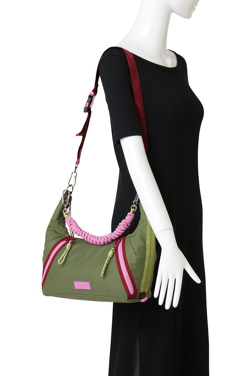 【スティーブマデン/STEVE MADDEN】のBSYNTH ナイロンコンビショルダーバッグ 人気、トレンドファッション・服の通販 founy(ファニー) ファッション Fashion レディースファッション Fashion for Women バッグ Bags コンパクト Compact, Small Size スマート Smart, Elegant フィット Fit, Slim Fit フォルム Silhouette, Form ポケット Pocket, Pocket Detail other-2|ID: prp329100004889498 ipo3291000000036534152