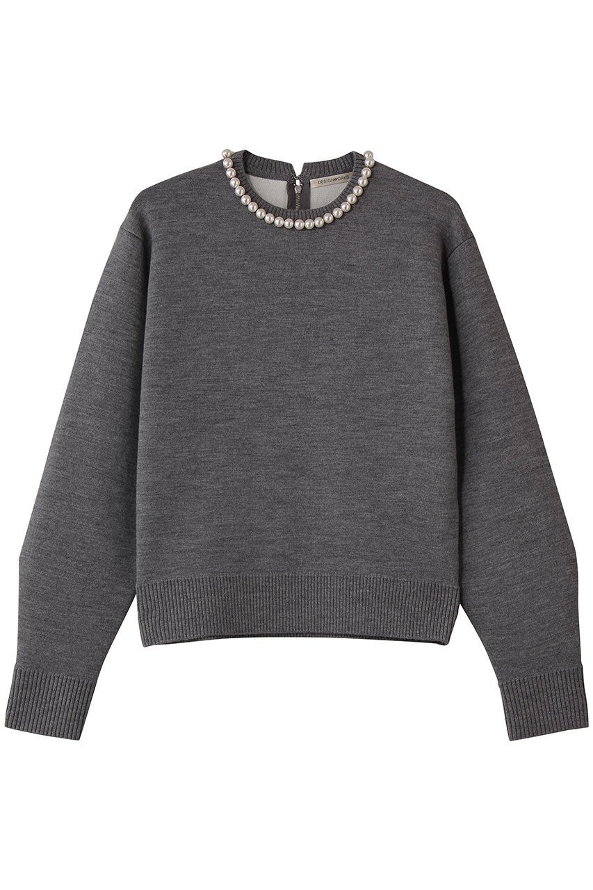 【デザイン ワークス/DESIGN WORKS】のパール付きニットプルオーバー インテリア・キッズ・メンズ・レディースファッション・服の通販 founy(ファニー) 　ファッション　Fashion　レディースファッション　Fashion for Women　トップス・カットソー　Cut & Sew Tops　ニット　Knit Tops & Sweaters　カジュアルプルオーバー・ニットトップス　Pullovers & Knit Tops / Casual Pullovers　なめらか　Smooth, Silky Texture　タイトスカート　Pencil Skirt, Tight Skirt　パール　Pearl, Pearl Accent　フォルム　Silhouette, Form　ワイド　Wide, Wide Fit　エレガント 上品　Elegant　今季　This Season, Current Season　グレー|ID: prp329100004889577 ipo3291000000036534948