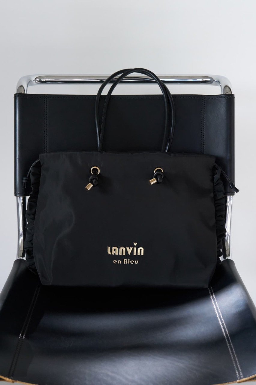 【ランバン オン ブルー/LANVIN en Bleu】のサイドフリルドロストトートバッグ小 人気、トレンドファッション・服の通販 founy(ファニー) 　ファッション　Fashion　レディースファッション　Fashion for Women　バッグ　Bags　タフタ　Taffeta, Structured Fabric　フェイクレザー　Faux Leather, PU Leather　フリル　Frill, Ruffle　プリント　Print, Printed Pattern　メタル　Metal, Metal Parts　巾着　Drawstring Bag, Kinchaku　other-2|ID: prp329100004889670 ipo3291000000036536207