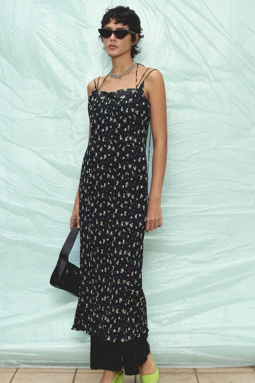 【メゾンスペシャル/MAISON SPECIAL】のSmall Flower Pleated Dress/スモールフラワープリーツワンピース 人気、トレンドファッション・服の通販 founy(ファニー) 　ファッション　Fashion　レディースファッション　Fashion for Women　ワンピース　Dresses　フォーマル・パーティードレス・結婚式用ドレス　Elegant & Casual Dresses　チュニック　Tunic Tops & Dresses　キャミワンピース　Cami Dress, Slip Dress　クリスタル　Crystal, Swarovski　ストレッチ　Stretch, Stretchy Fabric　スニーカー　Sneakers, Trainers　セットアップ　Set-Up, Coordinated Outfit　タンク　Tank Top, Sleeveless Top　チュニック　Tunic, Long Top　プリント　Print, Printed Pattern　プリーツ　Pleats, Pleated　リボン　Ribbon, Bow　ロング　Long, Long-Length　おすすめ　Recommended / Our Picks　夏　Summer　エレガント 上品　Elegant　other-7|ID: prp329100004889909 ipo3291000000036539197