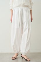 【ウィムガゼット/Whim Gazette】のタイプライターバレルパンツ 人気、トレンドファッション・服の通販 founy(ファニー) ファッション Fashion レディースファッション Fashion for Women パンツ Pants & Trousers おすすめ Recommended / Our Picks カッティング Cutting Detail ギャザー Gathered, Ruffled コーティング Coating, Coated Finish セットアップ Set-Up, Coordinated Outfit タイプライター Typewriter Fabric, Crisp Cotton トレンド Trend, Trending Now バルーン Balloon, Balloon Silhouette ペーパー Paper, Kraft Paper エレガント 上品 Elegant 新作・新入荷 New Arrivals / New In thumbnail オフホワイト|ID: prp329100004890726 ipo3291000000036549432
