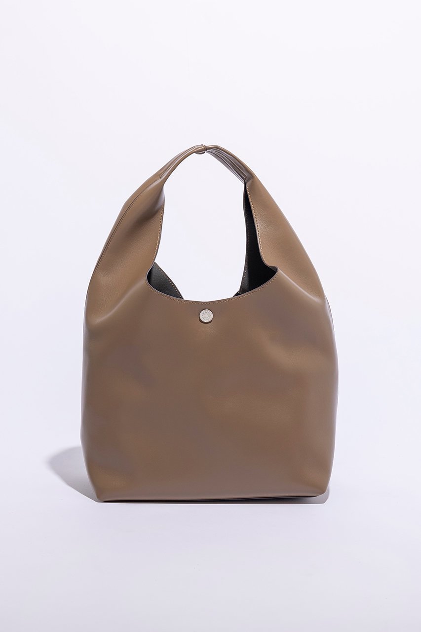 【ジ アートオブキャリング/THE ART OF CARRYING】のHANDLE mini バッグ インテリア・キッズ・メンズ・レディースファッション・服の通販 founy(ファウニー) 　ファッション　Fashion　レディースファッション　Fashion for Women　バッグ　Bags　エレガント 上品　Elegant　コンパクト　Compact, Small Size　タンブラー　Tumbler, Travel Mug　バランス　Balance, Style Balance　フロント　Front, Front Design　メタル　Metal, Metal Parts　軽量　Lightweight, Ultra Light　グレージュ|ID: prp329100004890822 ipo3291000000036956258