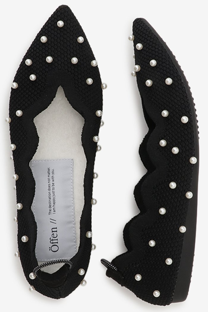 【オッフェン/Offen】のscallop pearls pattern インテリア・キッズ・メンズ・レディースファッション・服の通販 founy(ファニー) https://founy.com/ ファッション Fashion レディースファッション Fashion for Women おすすめ Recommended / Our Picks カッティング Cutting Detail クッション Cushion, Throw Pillow シューズ Shoes, Footwear スカラップ Scallop, Scalloped Edge パーティ Party, Party Style パール Pearl, Pearl Accent フラット Flat, Flat Shoes 結婚式 Wedding 軽量 Lightweight, Ultra Light |ID: prp329100004890841 ipo3291000000036921610