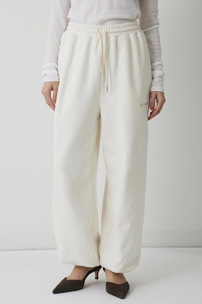 【ウィムガゼット/Whim Gazette】の【THE PAUSE】バルーンスウェットパンツ インテリア・キッズ・メンズ・レディースファッション・服の通販 founy(ファニー) https://founy.com/ ファッション Fashion レディースファッション Fashion for Women パンツ Pants & Trousers おすすめ Recommended / Our Picks ジャケット Jacket, Outerwear スマート Smart, Elegant バルーン Balloon, Balloon Silhouette リラックス Relax, Relaxed Fit |ID: prp329100004891036 ipo3291000000036557275