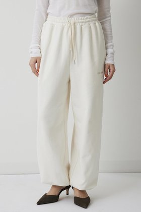【ウィムガゼット/Whim Gazette】 【THE PAUSE】バルーンスウェットパンツ人気、トレンドファッション・服の通販 founy(ファニー) ファッション Fashion レディースファッション Fashion for Women パンツ Pants & Trousers おすすめ Recommended / Our Picks ジャケット Jacket, Outerwear スマート Smart, Elegant バルーン Balloon, Balloon Silhouette リラックス Relax, Relaxed Fit |ID:prp329100004891036