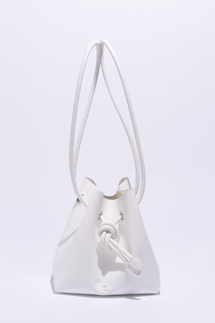 【ジ アートオブキャリング/THE ART OF CARRYING】のポーチ インテリア・キッズ・メンズ・レディースファッション・服の通販 founy(ファニー) https://founy.com/ ファッション Fashion レディースファッション Fashion for Women ポーチ&ミニバッグ Pouches & Mini Bags バッグ Bags なめらか Smooth, Silky Texture ショルダー Shoulder, Shoulder Strap バランス Balance, Style Balance ポーチ Pouch, Small Case 巾着 Drawstring Bag, Kinchaku |ID: prp329100004891072 ipo3291000000036558095