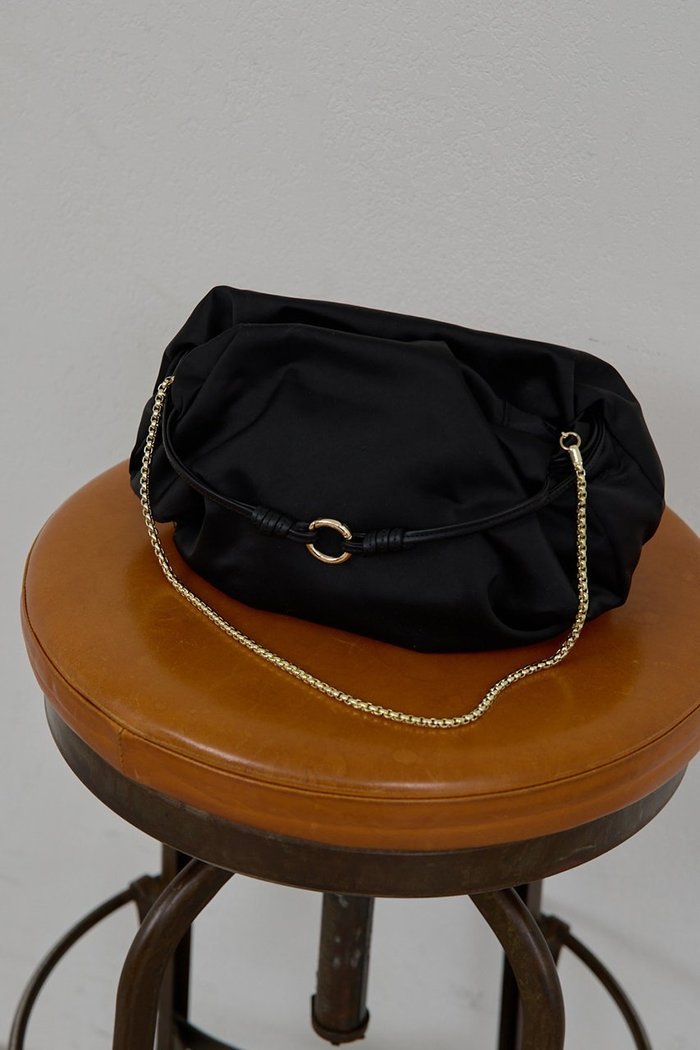 【ガリャルダガランテ/GALLARDAGALANTE】の【2.718】サテンドロストBAG インテリア・キッズ・メンズ・レディースファッション・服の通販 founy(ファニー) https://founy.com/ ファッション Fashion レディースファッション Fashion for Women バッグ Bags エレガント 上品 Elegant サテン Satin, Glossy Fabric チェーン Chain, Chain Strap ラップ Wrap, Wrap Design 再入荷 Restock / Back in Stock |ID: prp329100004891081 ipo3291000000036558222