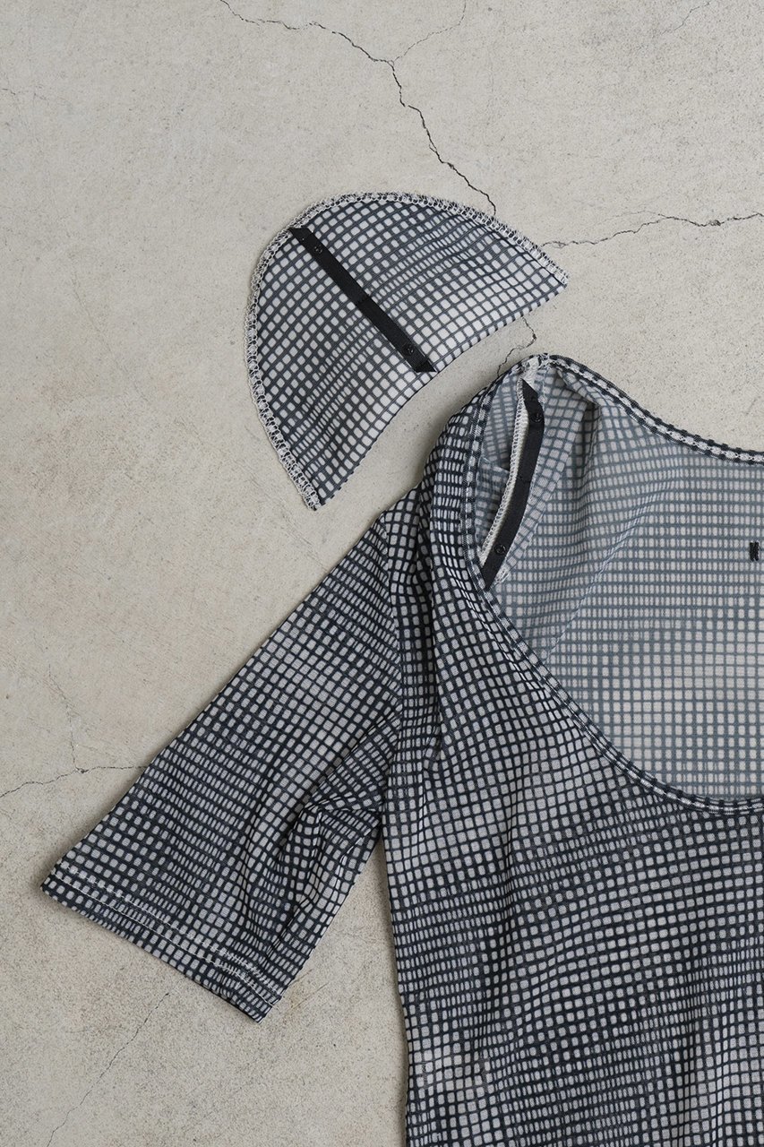 【プランク プロジェクト/PRANK PROJECT】のモアレプリントチュールボディスーツ / Moire Printed Tulle Bodysuit 人気、トレンドファッション・服の通販 founy(ファニー) 　ファッション　Fashion　レディースファッション　Fashion for Women　トップス・カットソー　Cut & Sew Tops　シャツ・ブラウス・オフィスカジュアル　Elegant Blouses & Button-Ups　ロングTシャツ・Tシャツ　Longline T-Shirts & Tees　カットソー・ベーシックTシャツ　Cut-and-Sewn Tops / Stretch Tees & Basics　カッティング　Cutting Detail　ショルダー　Shoulder, Shoulder Strap　ショート　Short, Short Length　シンプル　Simple, Minimal　スリーブ　Sleeve, Long Sleeve / Short Sleeve　スーツ　Suit, Formalwear　フロント　Front, Front Design　プリント　Print, Printed Pattern　other-6|ID: prp329100004891236 ipo3291000000036560216