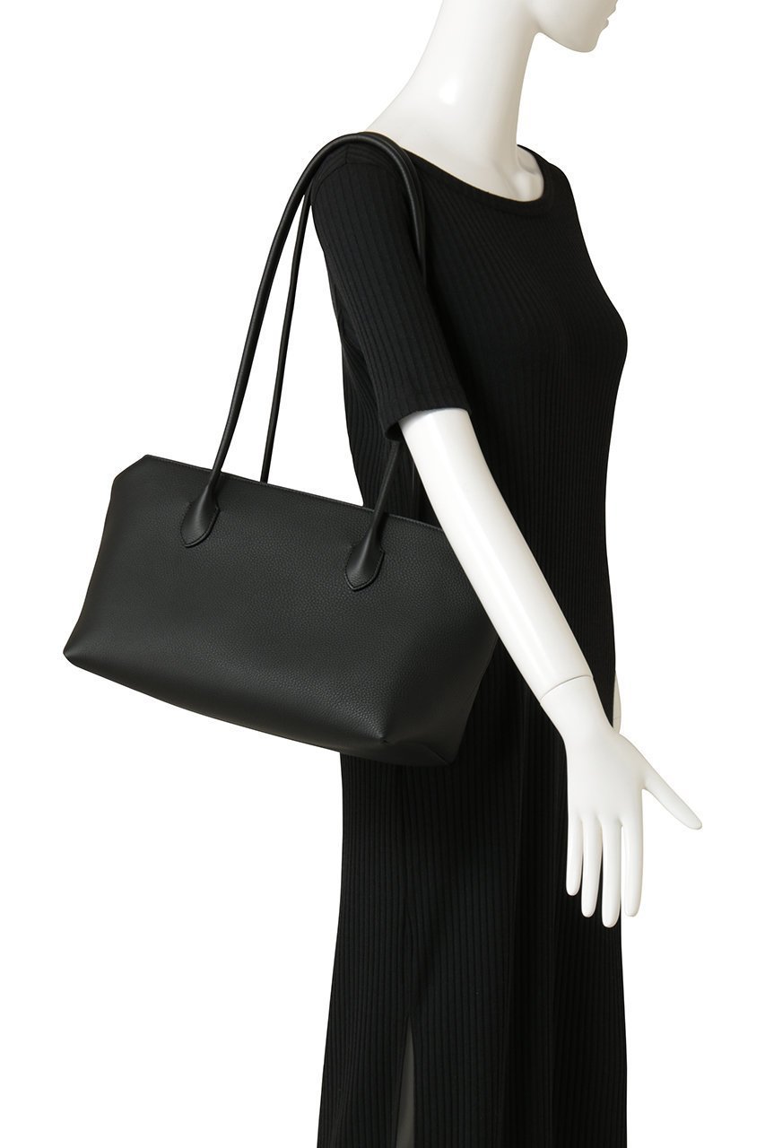 【ザ ロウ/THE ROW】のTERRASSE 大人の最旬トレンドファッション＆コーディネート founy(ファウニー) 　ファッション　Fashion　レディースファッション　Fashion for Women　バッグ　Bags　スクエア　Square, Square Shape　スタイリッシュ　Stylish, Fashionable　フォルム　Silhouette, Form　ポケット　Pocket, Pocket Detail　other-2|ID: prp329100004892477 ipo3291000000036570921
