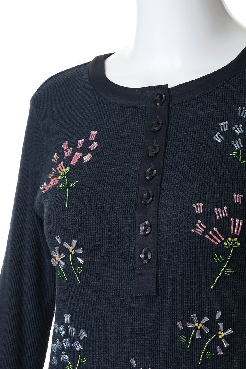 【ミュベール/MUVEIL】のフラワービーズ刺しゅうサーマルカットソー 人気、トレンドファッション・服の通販 founy(ファニー) 　ファッション　Fashion　レディースファッション　Fashion for Women　トップス・カットソー　Cut & Sew Tops　シャツ・ブラウス・オフィスカジュアル　Elegant Blouses & Button-Ups　ロングTシャツ・Tシャツ　Longline T-Shirts & Tees　カットソー・ベーシックTシャツ　Cut-and-Sewn Tops / Stretch Tees & Basics　エレガント 上品　Elegant　カットソー　Cut and Sewn Top　サテン　Satin, Glossy Fabric　ストレッチ　Stretch, Stretchy Fabric　スリーブ　Sleeve, Long Sleeve / Short Sleeve　フラワー　Flower, Floral　ミリタリー　Military, Army Style　モチーフ　Motif, Design Theme　ロング　Long, Long-Length　ワッフル　Waffle, Waffle Knit　冬　Winter / This Winter　夏　Summer　other-5|ID: prp329100004892530 ipo3291000000036571297