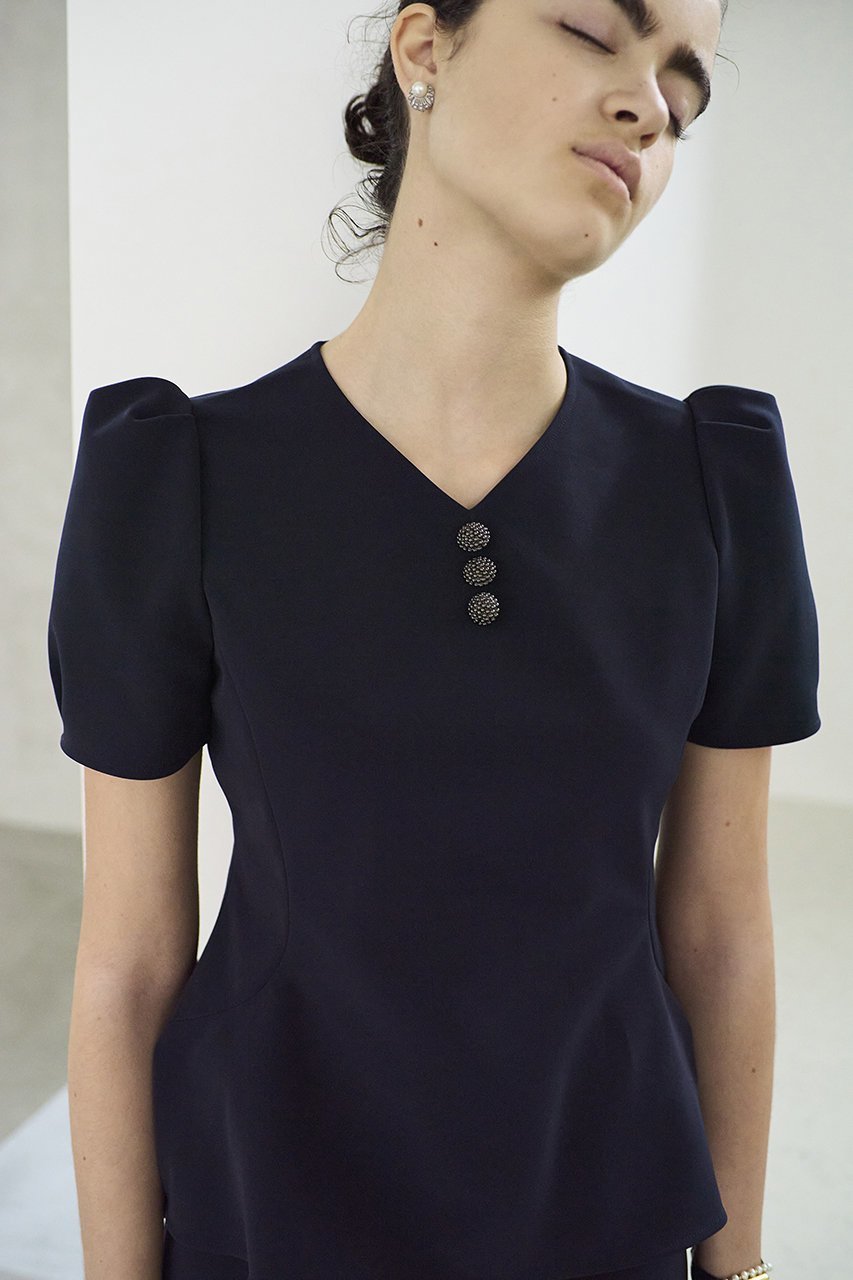 【エムダブリュー/MW】のトリアセテート(NS) Vネック ブラウス 人気、トレンドファッション・服の通販 founy(ファニー) 　ファッション　Fashion　レディースファッション　Fashion for Women　トップス・カットソー　Cut & Sew Tops　シャツ・ブラウス・オフィスカジュアル　Elegant Blouses & Button-Ups　Vネックトップス　V-Neck Tops / V-Cut Neckline Shirts　ショート　Short, Short Length　スリム　Slim, Slim Fit　スリーブ　Sleeve, Long Sleeve / Short Sleeve　テーパード　Tapered, Tapered Pants　バランス　Balance, Style Balance　フォルム　Silhouette, Form　フレア　Flare, Flared　エレガント 上品　Elegant　other-7|ID: prp329100004892647 ipo3291000000036572113