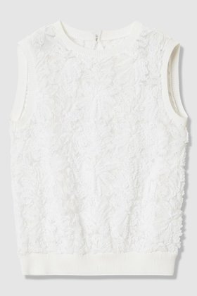 【アナイ/ANAYI】 テープエンブロイダリーリブ ブラウス人気、トレンドファッション・服の通販 founy(ファニー) ファッション Fashion レディースファッション Fashion for Women トップス・カットソー Cut & Sew Tops キャミソール&ノースリーブ Camisoles & Sleeveless Tops シャツ・ブラウス・オフィスカジュアル Elegant Blouses & Button-Ups シフォン Chiffon, Lightweight Fabric シンプル Simple, Minimal ノースリーブ Sleeveless, No-Sleeve フェザー Feather, Feather Detail フラワー Flower, Floral モチーフ Motif, Design Theme リブニット Rib Knit, Ribbed Knit リュクス Luxury, Elegant, High-End, Chic レース Lace, Lace Fabric エレガント 上品 Elegant |ID:prp329100004892897