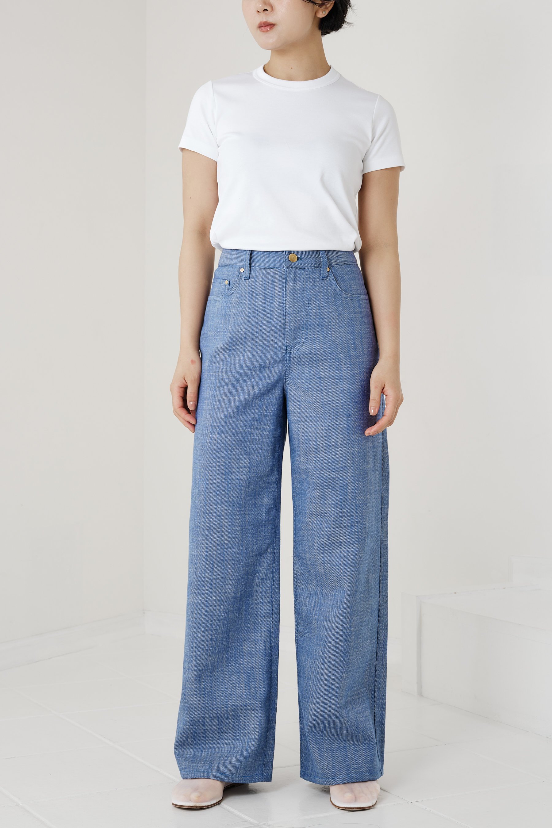 【アロー/aLORS】のPantalon Eclat デニムパンツ 大人の最旬トレンドファッション＆コーディネート founy(ファウニー) 　ファッション　Fashion　レディースファッション　Fashion for Women　パンツ　Pants & Trousers　デニムパンツ・ジーンズ・美脚デニム　Denim Jeans & Pants　イタリア　Italy　エレガント 上品　Elegant　ジャケット　Jacket, Outerwear　スラックス　Slacks, Dress Pants　デニム　Denim, Jeans Material　バランス　Balance, Style Balance　プリント　Print, Printed Pattern　ラグジュアリー　Luxury, Elegant　リラックス　Relax, Relaxed Fit　ワイド　Wide, Wide Fit　夏　Summer　新作・新入荷　New Arrivals / New In　other-8|ID: prp329100004893057 ipo3291000000036575587