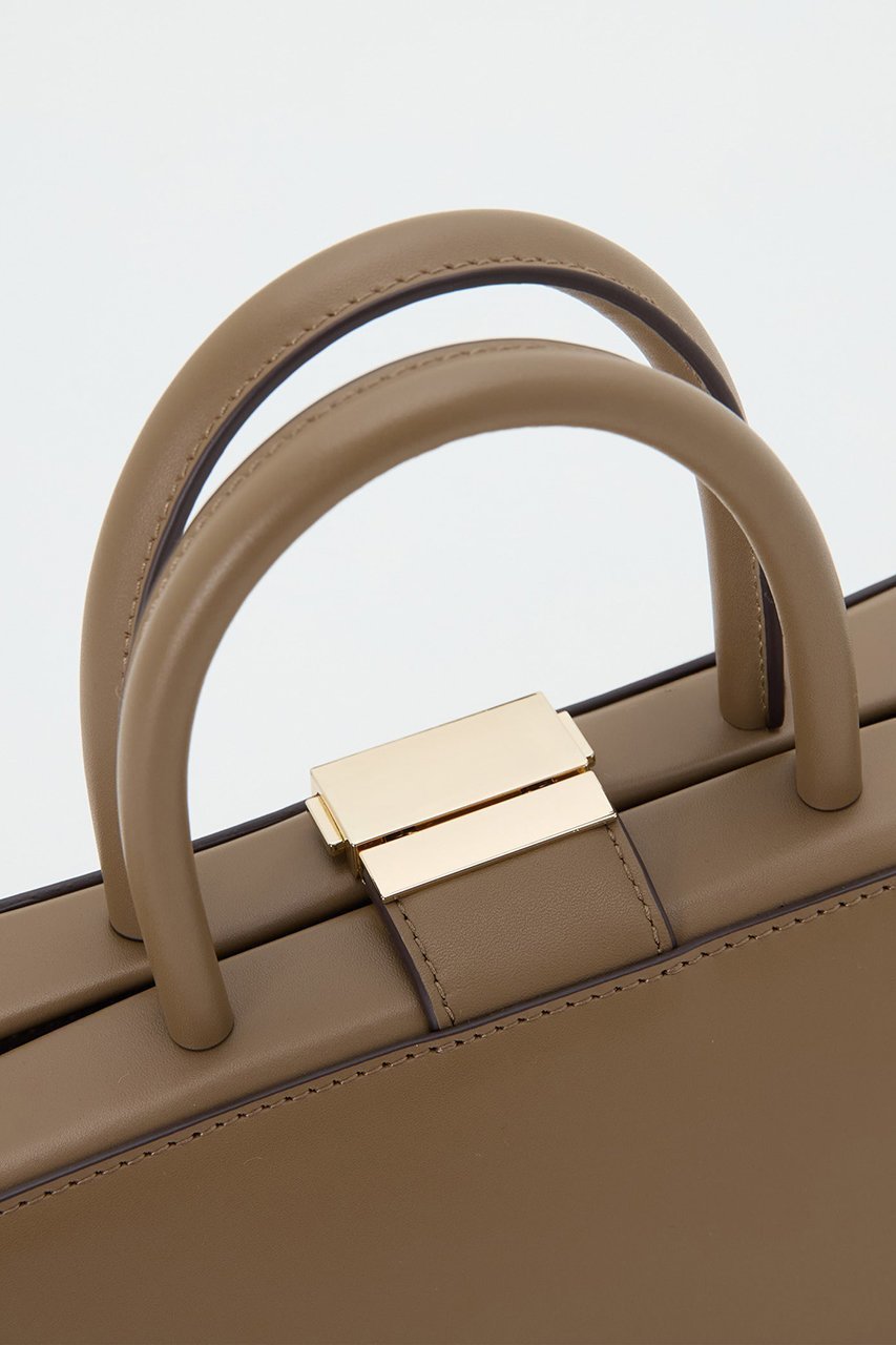 【マルティニーク/martinique】の【PUNTI】PLAIN PORTRAIT HAND バッグ 大人の最旬トレンドファッション＆コーディネート founy(ファウニー) 　ファッション　Fashion　レディースファッション　Fashion for Women　バッグ　Bags　イタリア　Italy　フォルム　Silhouette, Form　フォーマル　Formal, Dressy　フレーム　Frame, Outline　定番　Standard, Basic Item　other-4|ID: prp329100004893820 ipo3291000000036643717