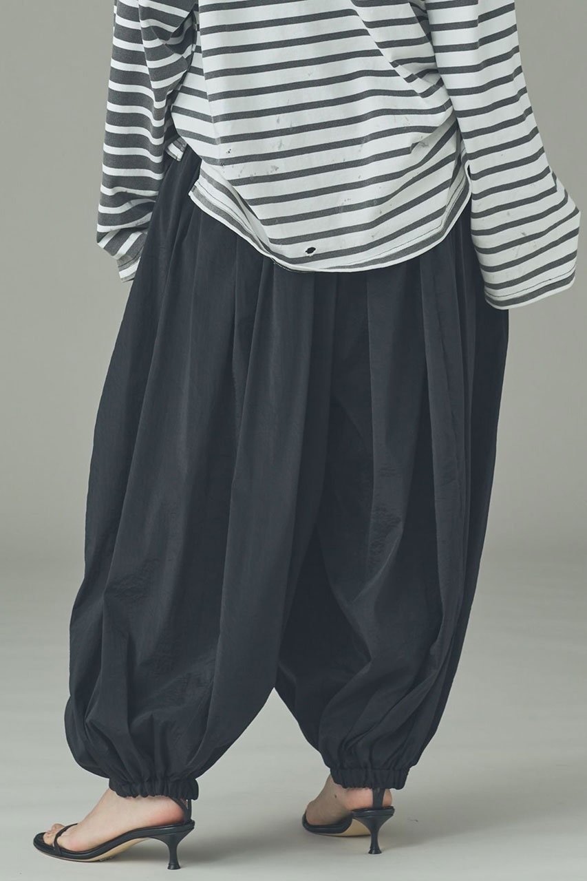 【カレンソロジー/Curensology】のリバーバルーンパンツ 大人の最旬トレンドファッション＆コーディネート founy(ファウニー) 　ファッション　Fashion　レディースファッション　Fashion for Women　パンツ　Pants & Trousers　おすすめ　Recommended / Our Picks　コンパクト　Compact, Small Size　サテン　Satin, Glossy Fabric　シアー　Sheer, See-Through　タフタ　Taffeta, Structured Fabric　バルーン　Balloon, Balloon Silhouette　フォルム　Silhouette, Form　フランス　France, French　リラックス　Relax, Relaxed Fit　ワッシャー　Washer, Crinkled Finish　other-4|ID: prp329100004893865 ipo3291000000037237338