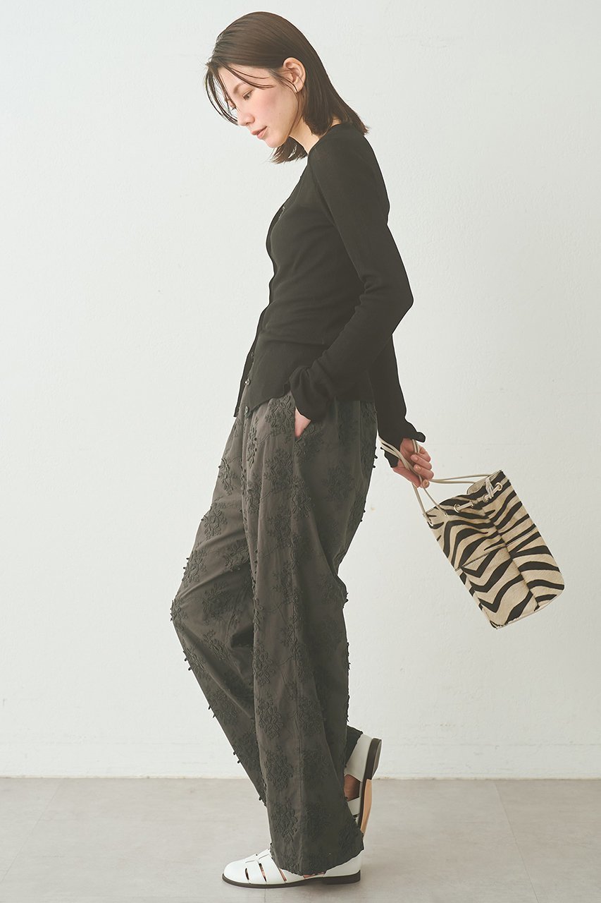 【ウィムガゼット/Whim Gazette】の3D刺繍パンツ 大人の最旬トレンドファッション＆コーディネート founy(ファウニー) 　ファッション　Fashion　レディースファッション　Fashion for Women　パンツ　Pants & Trousers　クール　Cool, Chic　シンプル　Simple, Minimal　バランス　Balance, Style Balance　リラックス　Relax, Relaxed Fit　レース　Lace, Lace Fabric　エレガント 上品　Elegant　other-2|ID: prp329100004893991 ipo3291000000037237873