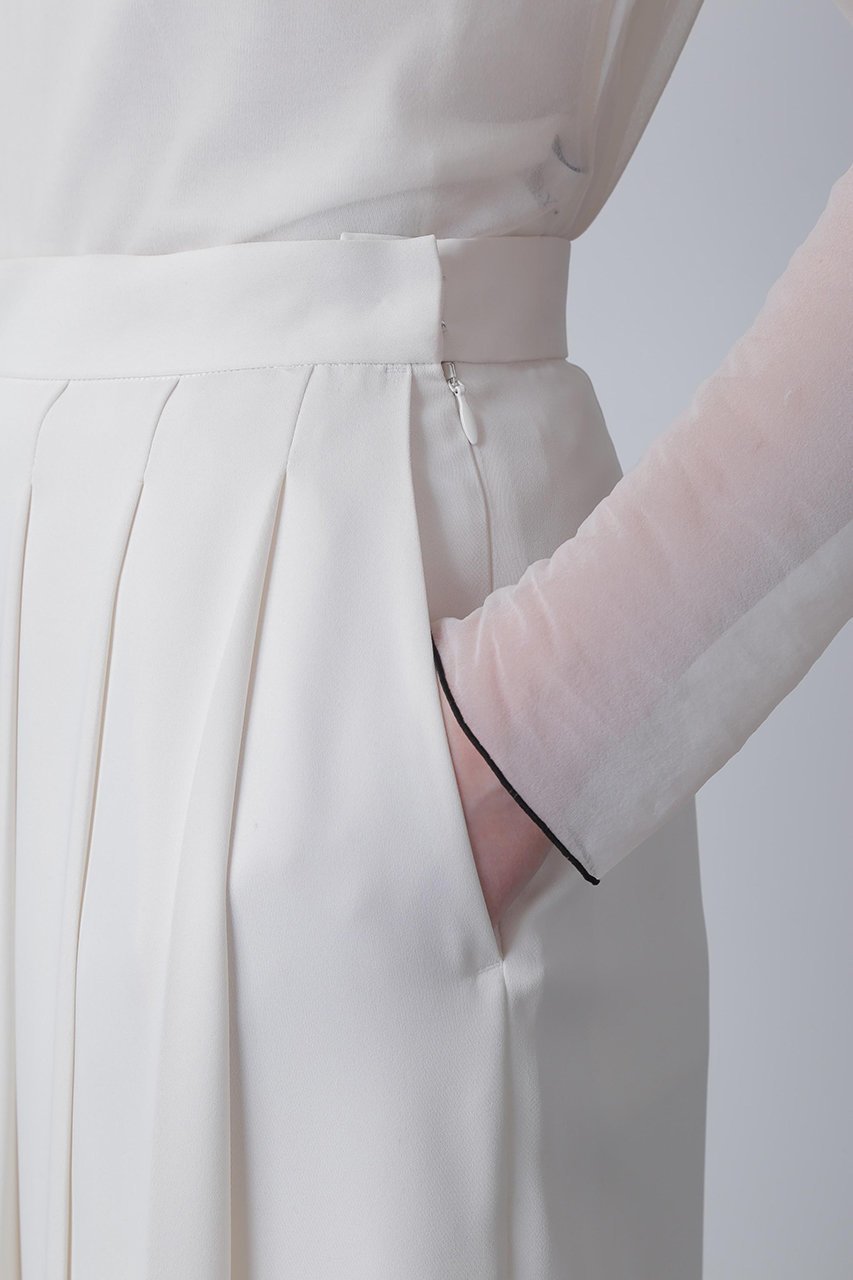 【ヒューエルミュージアム/hueLe Museum】の【STUMBLY】Pleated Wide Pants 人気、トレンドファッション・服の通販 founy(ファニー) 　ファッション　Fashion　レディースファッション　Fashion for Women　パンツ　Pants & Trousers　キャミソール　Camisole, Spaghetti Strap Top　サテン　Satin, Glossy Fabric　シンプル　Simple, Minimal　ジャケット　Jacket, Outerwear　ドレープ　Drape, Draping Fabric　フラップ　Flap, Flap Pocket　フランス　France, French　プリーツ　Pleats, Pleated　マニッシュ　Mannish, Boyish　ミリタリー　Military, Army Style　モダン　Modern, Contemporary　ワイド　Wide, Wide Fit　other-7|ID: prp329100004894022 ipo3291000000036612664