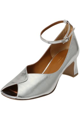 【リュニック エ モア/L'unique et moi】のPetal アンクルストラップオープントゥパンプス 人気、トレンドファッション・服の通販 founy(ファニー) ファッション Fashion レディースファッション Fashion for Women オープントゥ Open Toe Shoes クラシック Classic, Timeless Style ソックス Socks, Hosiery タイツ Tights, Legwear フロント Front, Front Design レトロ Retro, Vintage Style |ID:prp329100004894061