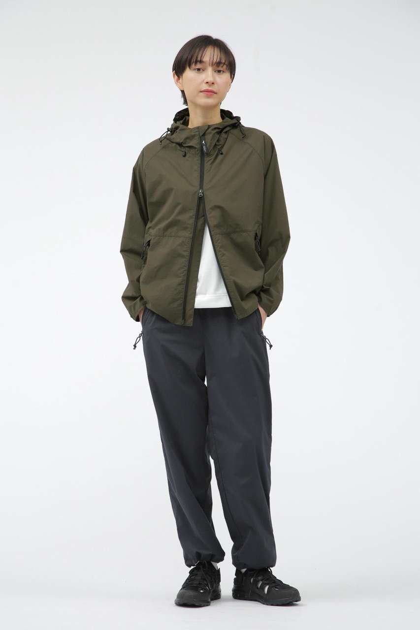 【マーガレットハウエル/MARGARET HOWELL】のLIGHTWEIGHT NYLON POPLIN BLOUSON 大人の最旬トレンドファッション＆コーディネート founy(ファウニー) 　ファッション　Fashion　レディースファッション　Fashion for Women　アウター　Coat / Outerwear Collection　レディースジャケット・軽アウター　Jackets　ブルゾンジャケット・スポーティアウター　Blouson Jackets　コレクション　Collection, Seasonal Line　ジャケット　Jacket, Outerwear　バランス　Balance, Style Balance　ブルゾン　Blouson, Bomber Jacket　ポケット　Pocket, Pocket Detail　マーガレット　Marguerite, Daisy Pattern　モダン　Modern, Contemporary　リラックス　Relax, Relaxed Fit　軽量　Lightweight, Ultra Light　other-2|ID: prp329100004894089 ipo3291000000037239212