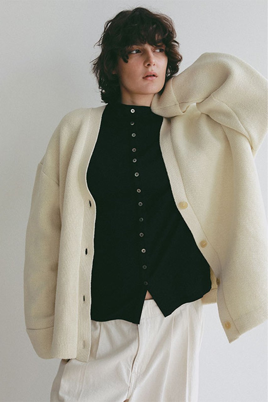 【エトレトウキョウ/ETRE TOKYO】のダブルフェイスVネックニットカーディガン 人気、トレンドファッション・服の通販 founy(ファニー) 　ファッション　Fashion　レディースファッション　Fashion for Women　トップス・カットソー　Cut & Sew Tops　ニット　Knit Tops & Sweaters　カーディガン・羽織り　Layered Style Cardigans　Vネックトップス　V-Neck Tops / V-Cut Neckline Shirts　カーディガン　Cardigan, Knitwear　ジャケット　Jacket, Outerwear　スラックス　Slacks, Dress Pants　ダブル　Double, Double-Breasted　バランス　Balance, Style Balance　フェイス　Face, Facial Design　フォルム　Silhouette, Form　リラックス　Relax, Relaxed Fit　ワイド　Wide, Wide Fit　other-4|ID: prp329100004894700 ipo3291000000036615313