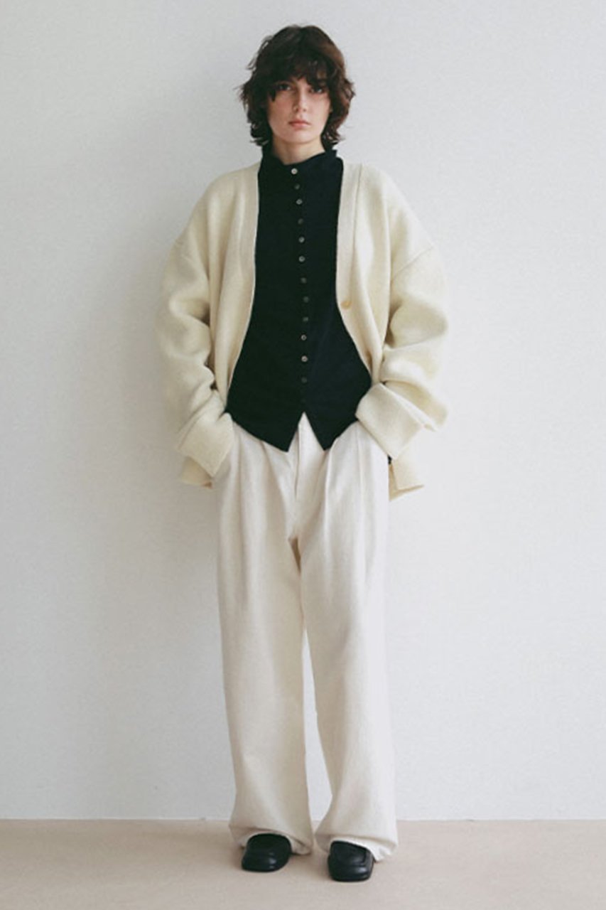 【エトレトウキョウ/ETRE TOKYO】のダブルフェイスVネックニットカーディガン 人気、トレンドファッション・服の通販 founy(ファニー) 　ファッション　Fashion　レディースファッション　Fashion for Women　トップス・カットソー　Cut & Sew Tops　ニット　Knit Tops & Sweaters　カーディガン・羽織り　Layered Style Cardigans　Vネックトップス　V-Neck Tops / V-Cut Neckline Shirts　カーディガン　Cardigan, Knitwear　ジャケット　Jacket, Outerwear　スラックス　Slacks, Dress Pants　ダブル　Double, Double-Breasted　バランス　Balance, Style Balance　フェイス　Face, Facial Design　フォルム　Silhouette, Form　リラックス　Relax, Relaxed Fit　ワイド　Wide, Wide Fit　other-6|ID: prp329100004894700 ipo3291000000036615317