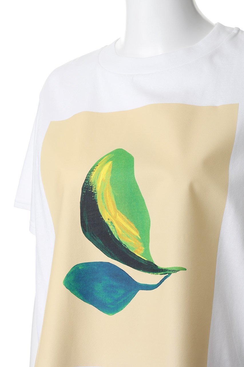 【その他のブランド/Other】のリーフグラフィックTシャツ 人気、トレンドファッション・服の通販 founy(ファニー) ファッション Fashion レディースファッション Fashion for Women トップス・カットソー Cut & Sew Tops シャツ・ブラウス・オフィスカジュアル Elegant Blouses & Button-Ups ロングTシャツ・Tシャツ Longline T-Shirts & Tees カットソー・ベーシックTシャツ Cut-and-Sewn Tops / Stretch Tees & Basics なめらか Smooth, Silky Texture グラフィック Graphic, Graphic Design ショート Short, Short Length スリーブ Sleeve, Long Sleeve / Short Sleeve ハーフ Half, Half-Length フラワー Flower, Floral プリント Print, Printed Pattern モチーフ Motif, Design Theme リーフ Leaf, Botanical Leaf 新作・新入荷 New Arrivals / New In other-5|ID: prp329100004894835 ipo3291000000036591000