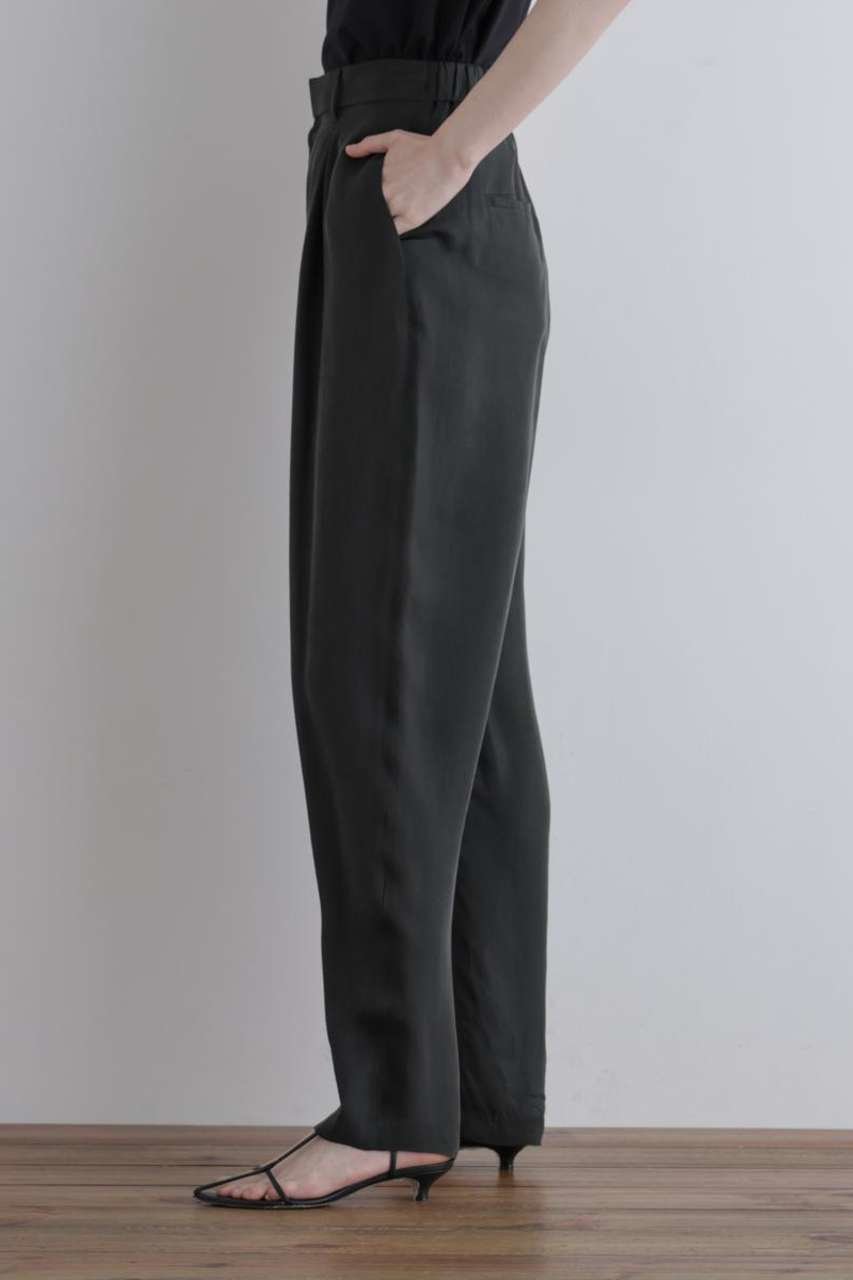 【ル フィル/LE PHIL】のキュプラツイルカーブパンツ 人気、トレンドファッション・服の通販 founy(ファニー) ファッション Fashion レディースファッション Fashion for Women パンツ Pants & Trousers おすすめ Recommended / Our Picks キュプラ Cupro, Eco Fabric スタンダード Standard, Basic ツイル Twist, Twisted Detail トレンド Trend, Trending Now ドレープ Drape, Draping Fabric 今季 This Season, Current Season 新作・新入荷 New Arrivals / New In other-4|ID: prp329100004894936 ipo3291000000036615735