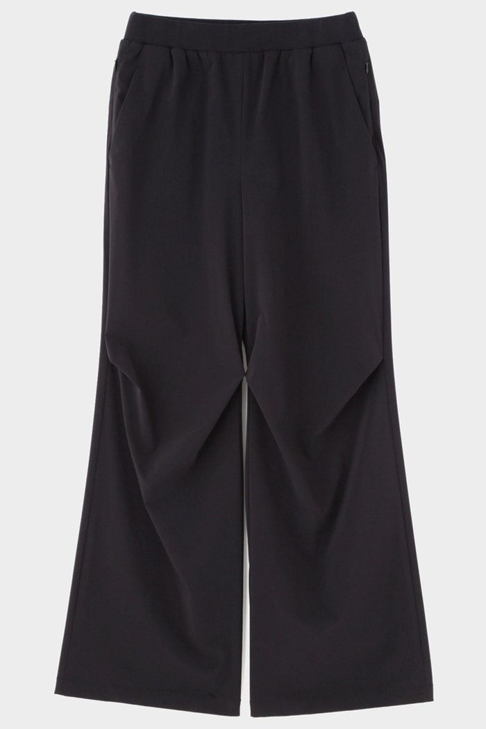 【ル フィル/LE PHIL】の【LE PHIL SPORTS】ナイロンストレッチパンツ インテリア・キッズ・メンズ・レディースファッション・服の通販 founy(ファニー) https://founy.com/ ファッション Fashion レディースファッション Fashion for Women パンツ Pants & Trousers スポーツウェア Functional & Stylish Sportswear スポーツ パンツ Workout Pants / Training Shorts / Joggers おすすめ Recommended / Our Picks ストレッチ Stretch, Stretchy Fabric セットアップ Set-Up, Coordinated Outfit フィット Fit, Slim Fit フロント Front, Front Design ポケット Pocket, Pocket Detail ワイド Wide, Wide Fit 軽量 Lightweight, Ultra Light |ID: prp329100004895077 ipo3291000000036906926