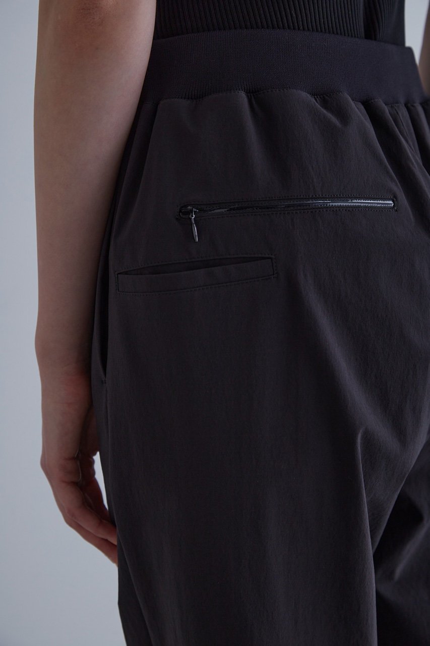 【ル フィル/LE PHIL】の【LE PHIL SPORTS】コーデュラジョガーパンツ 人気、トレンドファッション・服の通販 founy(ファニー) 　ファッション　Fashion　レディースファッション　Fashion for Women　パンツ　Pants & Trousers　スポーツウェア　Functional & Stylish Sportswear　スポーツ パンツ　Workout Pants / Training Shorts / Joggers　コンパクト　Compact, Small Size　ストレッチ　Stretch, Stretchy Fabric　テーパード　Tapered, Tapered Pants　ポケット　Pocket, Pocket Detail　軽量　Lightweight, Ultra Light　other-4|ID: prp329100004895078 ipo3291000000036593815