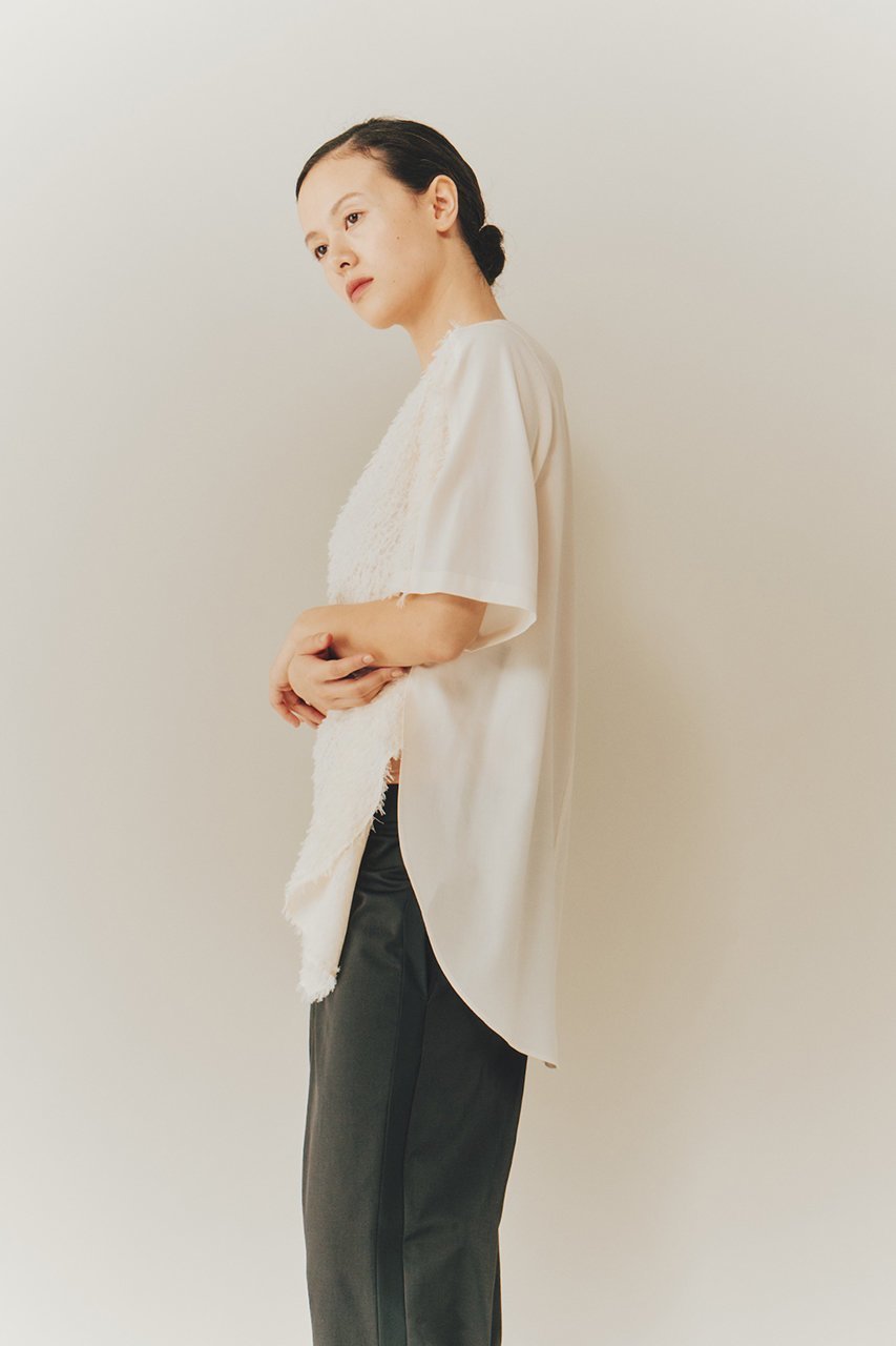 【ルームエイト/Room no.8】の【Room no.8 BLACK】シアー カットジャカード ハーフスリーブ トップス 人気、トレンドファッション・服の通販 founy(ファニー) ファッション Fashion レディースファッション Fashion for Women トップス・カットソー Cut & Sew Tops シャツ・ブラウス・オフィスカジュアル Elegant Blouses & Button-Ups シアー Sheer, See-Through ショート Short, Short Length シンプル Simple, Minimal ジャカード/ジャガード Jacquard, Woven Pattern スリット Slit, Slit Detail スリーブ Sleeve, Long Sleeve / Short Sleeve ハーフ Half, Half-Length ボトム Bottoms, Lower Wear モダン Modern, Contemporary other-8|ID: prp329100004895299 ipo3291000000036596208